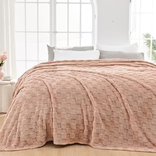 NEWCOSPLAY 3D Checkered Flannel King Blanket, Taupe Checkered