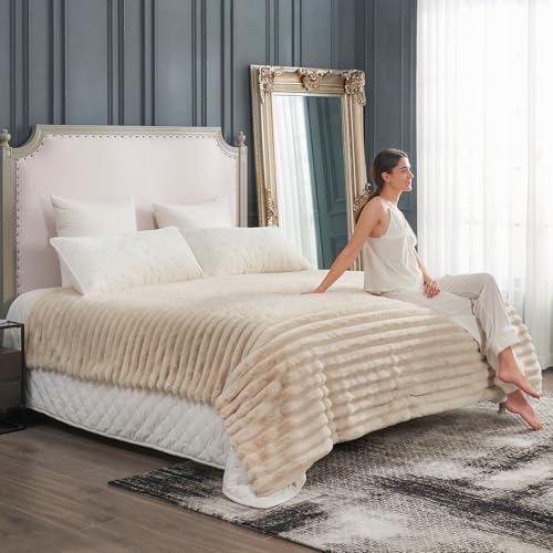 Cozy Bliss Faux Fur Throw Blanket for Couch, Cozy Warm Plush Striped