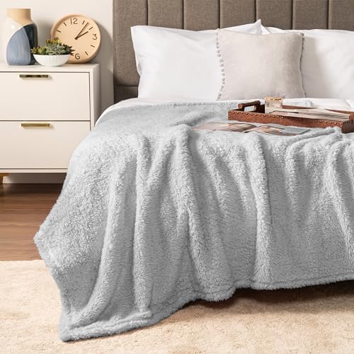 PAVILIA Sherpa Throw Blanket for Couch Sofa Bed, Light Gray 60x80 Twin