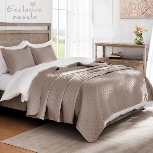 Exclusivo Mezcla Reversible King Size Quilt Bedding Set, Taupe