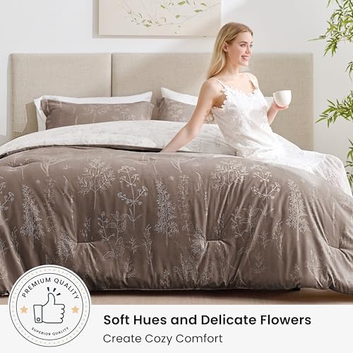 Love's cabin Floral Comforter Set Cute Bedding King Reversible Light
