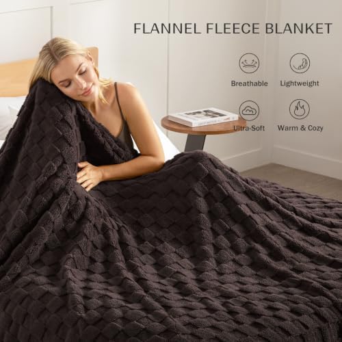Exclusivo Mezcla 3D Checkered Fleece King Blanket for Bed, Coffee