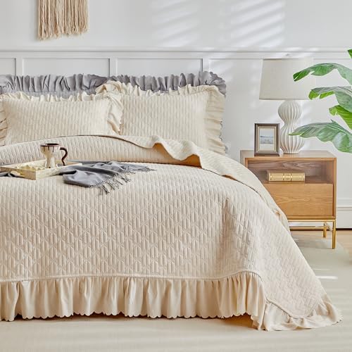 Ruffled Quilt Bedding Set California King Size 100 * 114 in - 3 Pieces