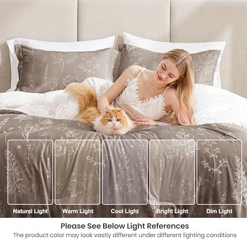 Love's cabin Floral Comforter Set Cute Bedding Queen Reversible Light