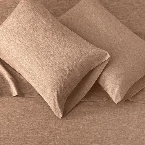 Amazon Basics Sheet Set Cationic 4-Piece Bedding Set, Wrinkle