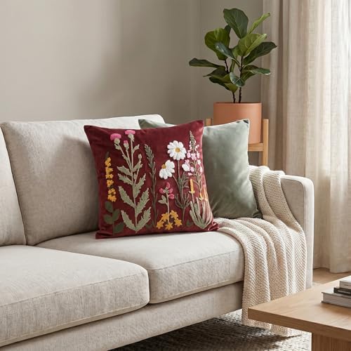 AVOIN colorlife Spring Summer Floral Daisy Embroidered Throw Pillow