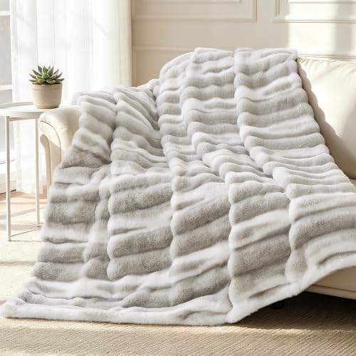 VFROO Faux Rabbit Fur Throw Blanket, Plush Fuzzy Blanket, 60" × 80"