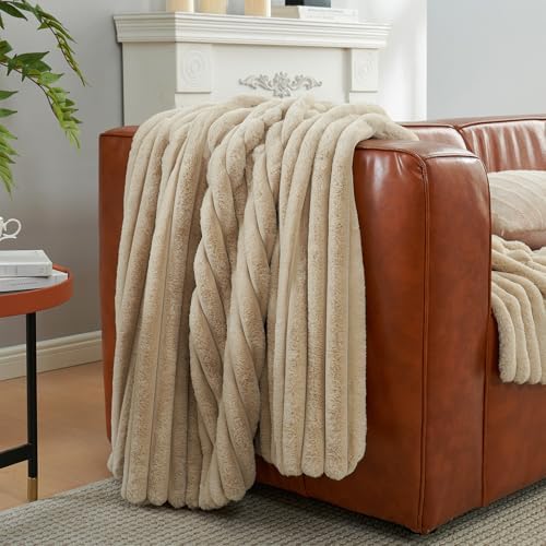 Amélie Home Soft Striped Faux Fur Throw Blanket for Bed, Beige