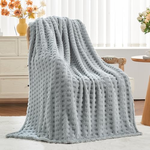 NEWCOSPLAY 3D Waffle Checkered Flannel Throw Blanket, Light Grey