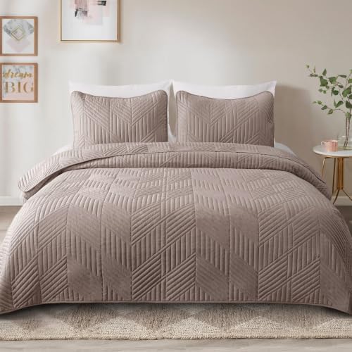 Exclusivo Mezcla Ultrasonic King Quilt Bedding Set, Taupe
