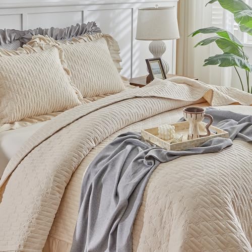 Ruffled Quilt Bedding Set California King Size 100 * 114 in - 3 Pieces