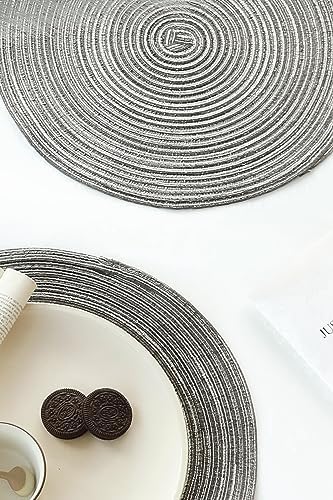 Floroom 15 Inch Round Braided Placemats Set of 4, Washable Heat