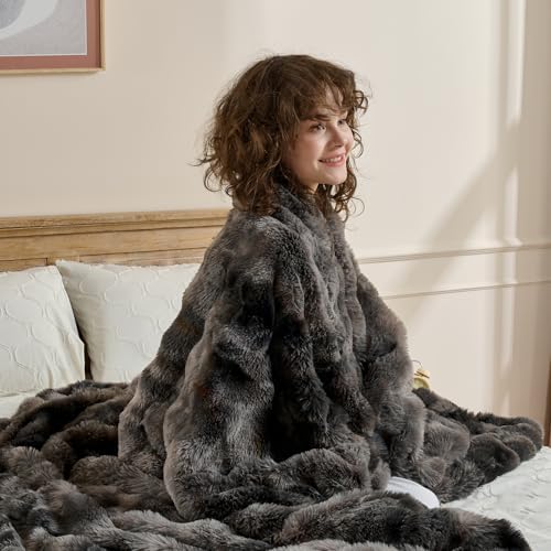 Wajade Fluffy Faux Fur Throw Blanket for Couch Bed 90x90, Luxury Soft