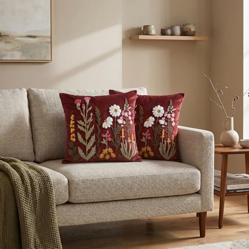 AVOIN colorlife Spring Summer Floral Daisy Embroidered Throw Pillow