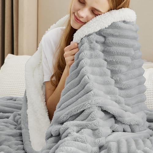 Bedsure Soft Sherpa Blanket Fluffy Throw Grey 50"x60"