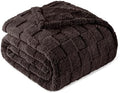 Exclusivo Mezcla 3D Checkered Fleece King Blanket for Bed, Coffee