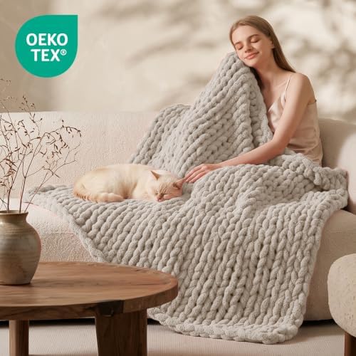 L'AGRATY Chunky Knit Throw Blanket for Couch, 50 x 70 Inches, Light