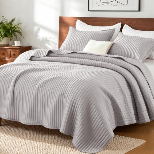 Exclusivo Mezcla Lightweight Stripe Quilted King Quilt Bedding Set