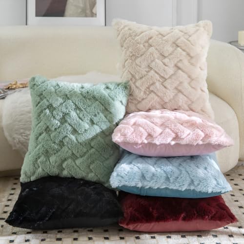Yaertun Set of 2 Decorative Throw Pillow Covers Thick Plush Wool Throw