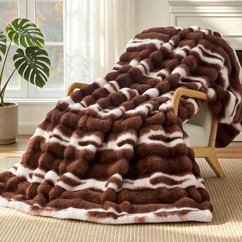 VFROO Faux Rabbit Fur Throw Blanket, Plush Fuzzy Blanket, 60" × 80"