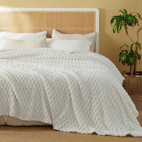 Bedsure King Size Blanket for Bed - 350GSM Fluffy Plush Bubble Blanket