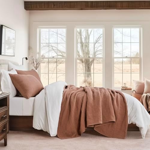 EverGrace Cotton Ribbed Matelassé Coverlet Set, King Size, Clay