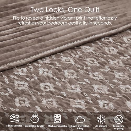 WDCOZY Beige Velvet King Size Quilt Set - Striped Soft Lightweight