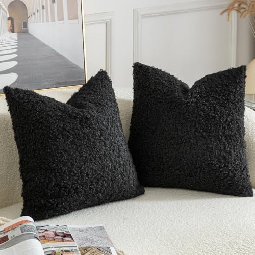 Yaertun Pack of 2 Faux Fur Throw Pillow Covers Decorative Sherpa