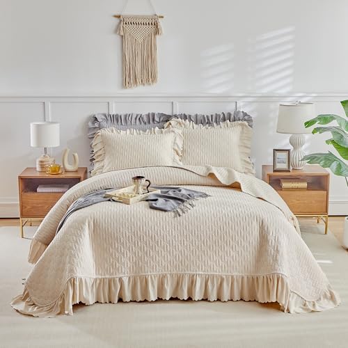 Ruffled Quilt Bedding Set California King Size 100 * 114 in - 3 Pieces