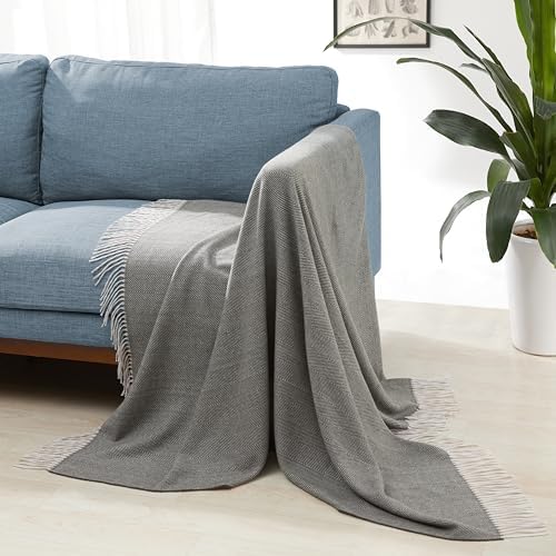 Amazon Basics Cozy Room Décor Throw Blanket, Lightweight, Recycled