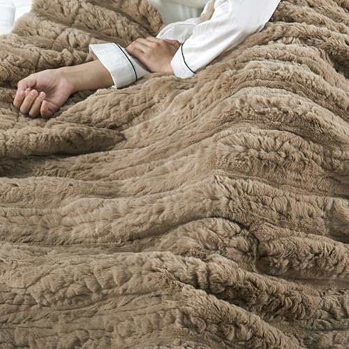 Luxury Faux Fur Throw Blanket Reversible to Cozy Velvet, 750GSM Soft
