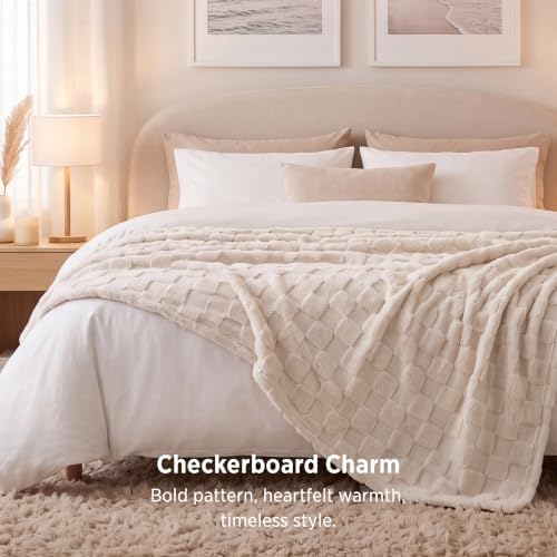 Bedsure Checkered Soft Cozy Queen Blanket for Bed, Cream, 90"×90"