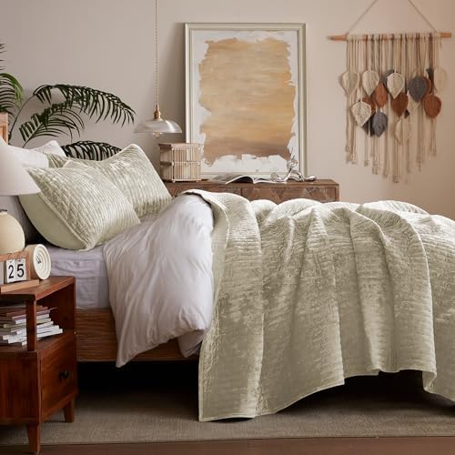 LEAONME Velvet Quilt King Size 98''x106'', Lightweight Beige Velvet