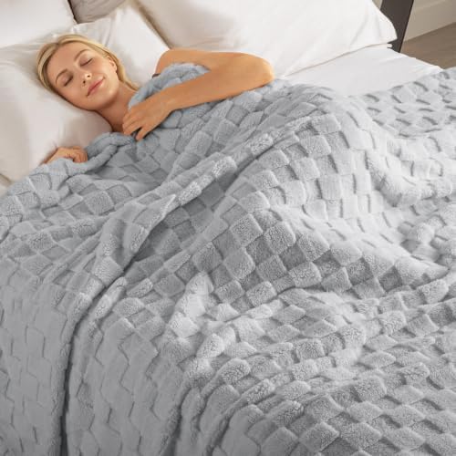 Exclusivo Mezcla 3D Checkered Fleece Queen Size Bed Blanket, Light