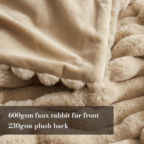 Amélie Home Soft Striped Faux Fur Throw Blanket for Bed, Beige
