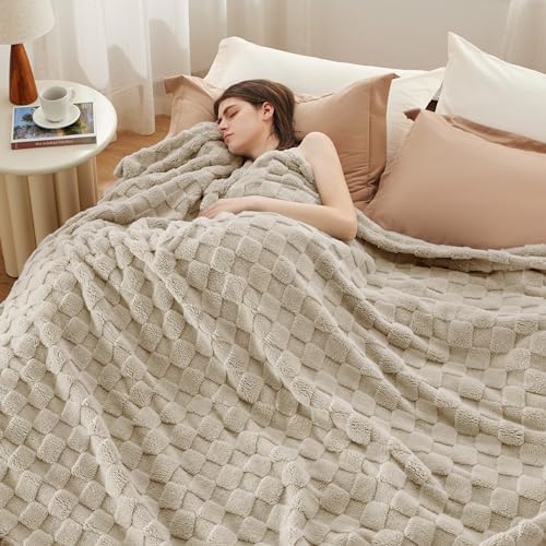 Bedsure Fleece King Blanket(White & Beige)