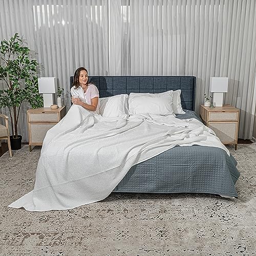 Comfy Cubs Waffle Blanket King, 108" x 90" - 100% Cotton Lightweight